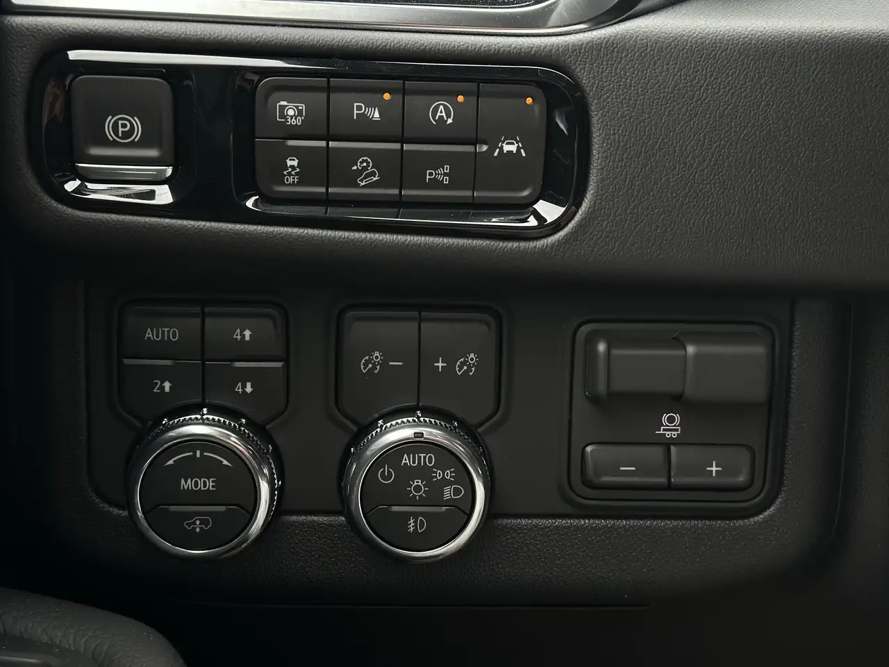 GMC Yukon снимка GMC Yukon