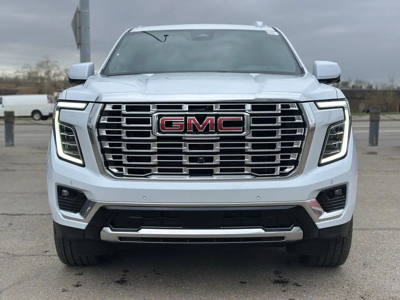GMC Yukon снимка GMC Yukon