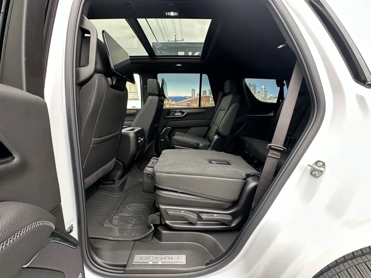 GMC Yukon снимка GMC Yukon
