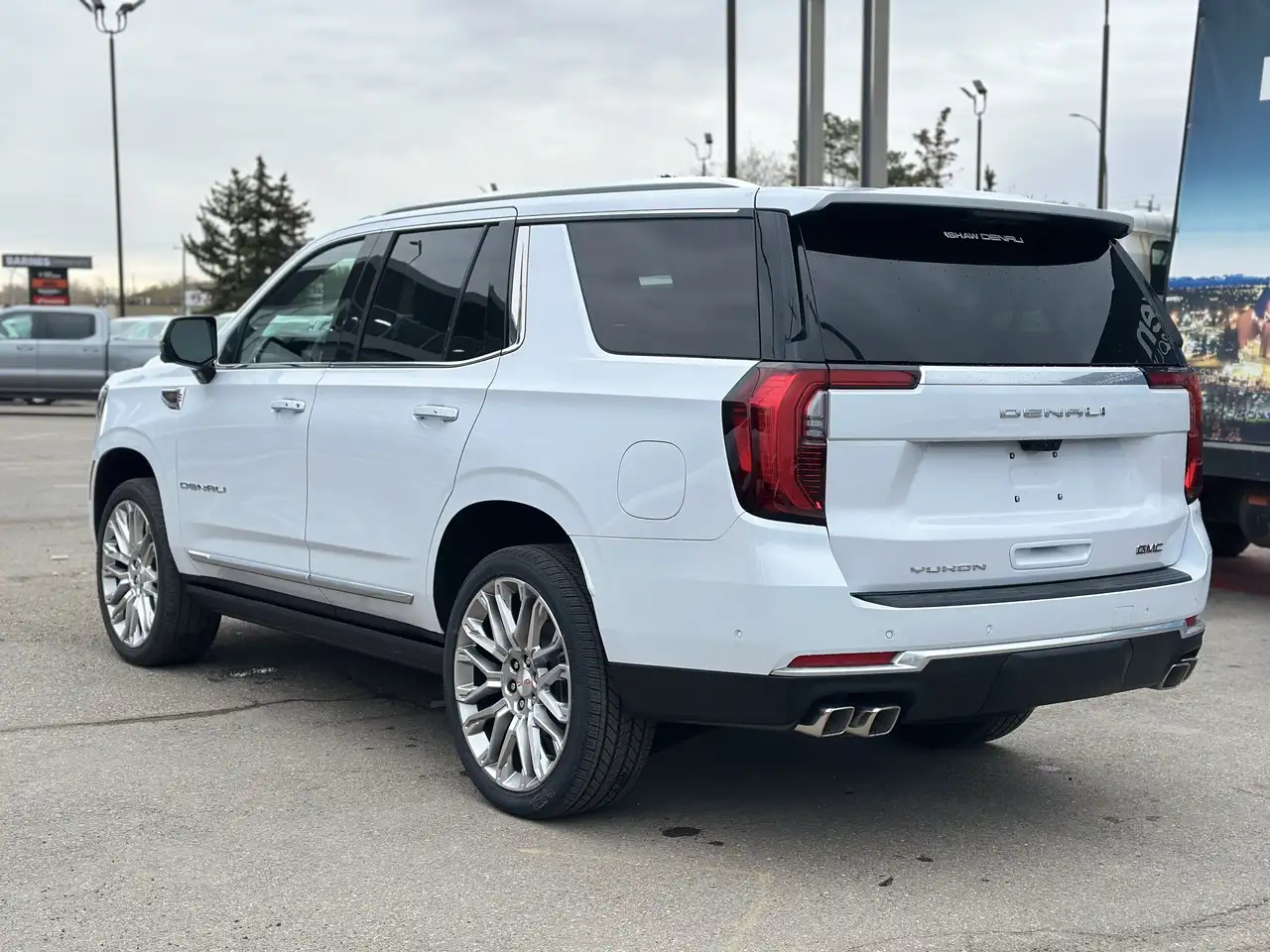 GMC Yukon снимка GMC Yukon