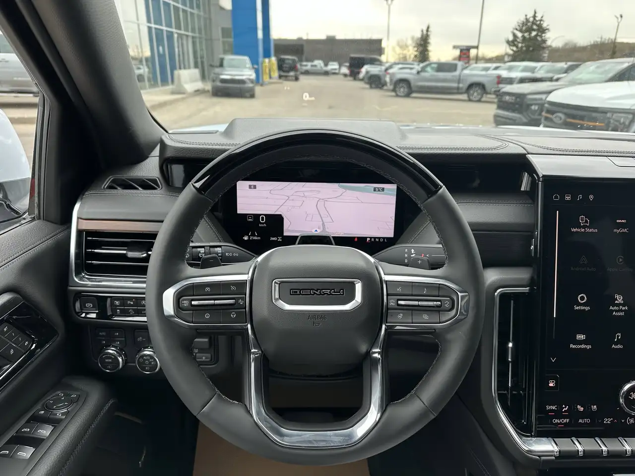 GMC Yukon снимка GMC Yukon