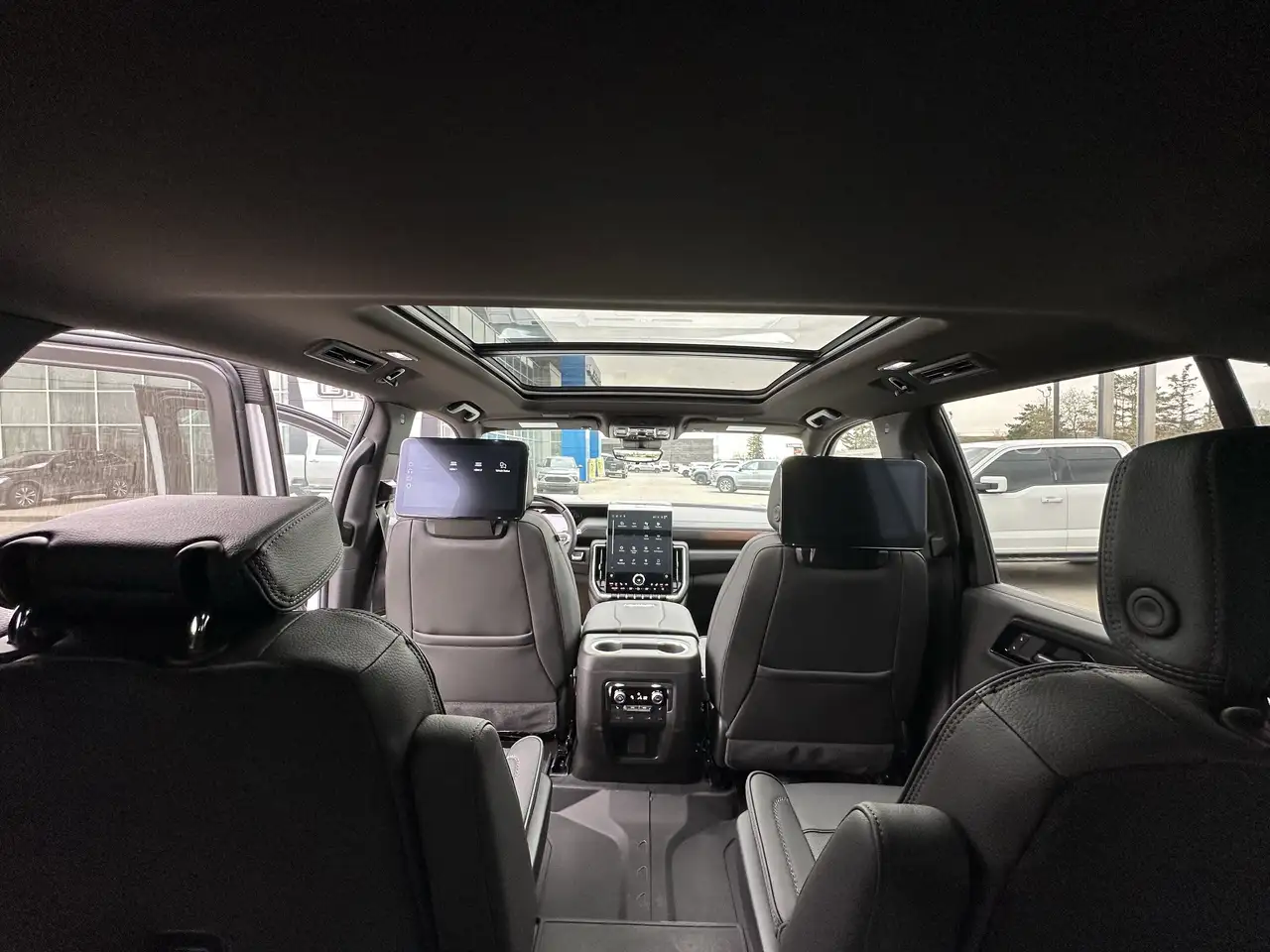 GMC Yukon снимка GMC Yukon
