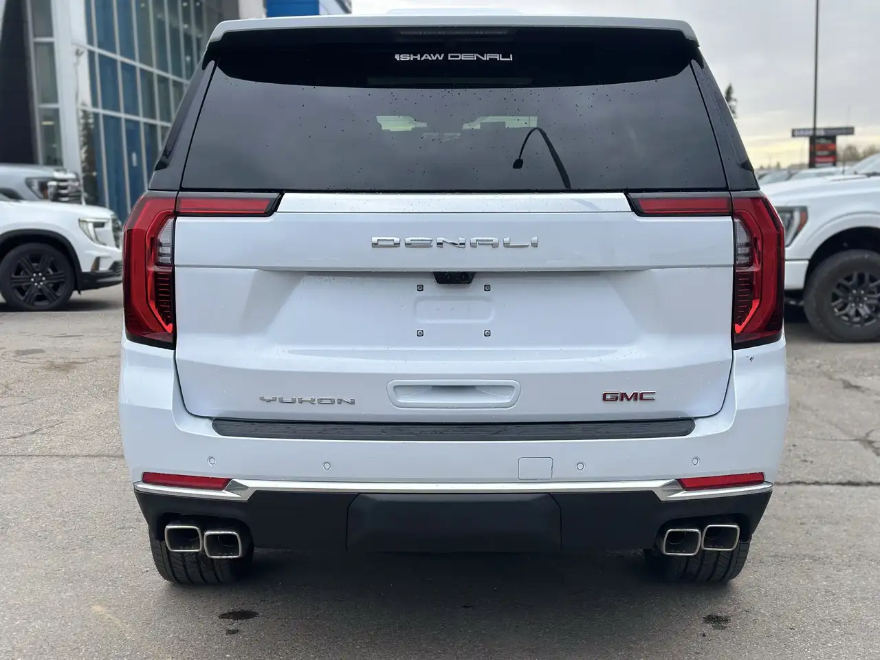 GMC Yukon снимка GMC Yukon