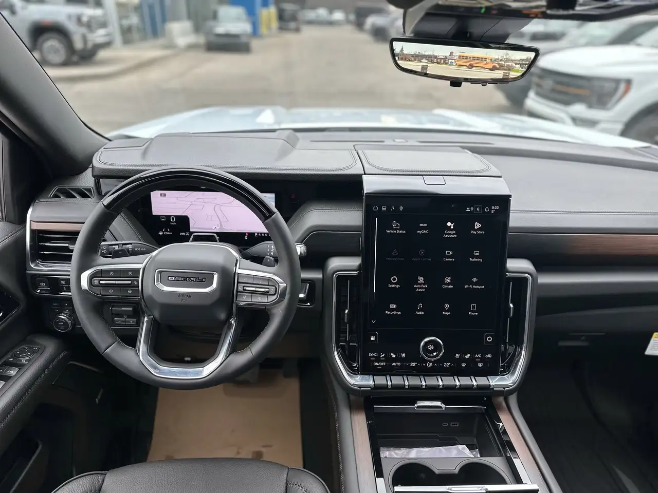 GMC Yukon снимка GMC Yukon