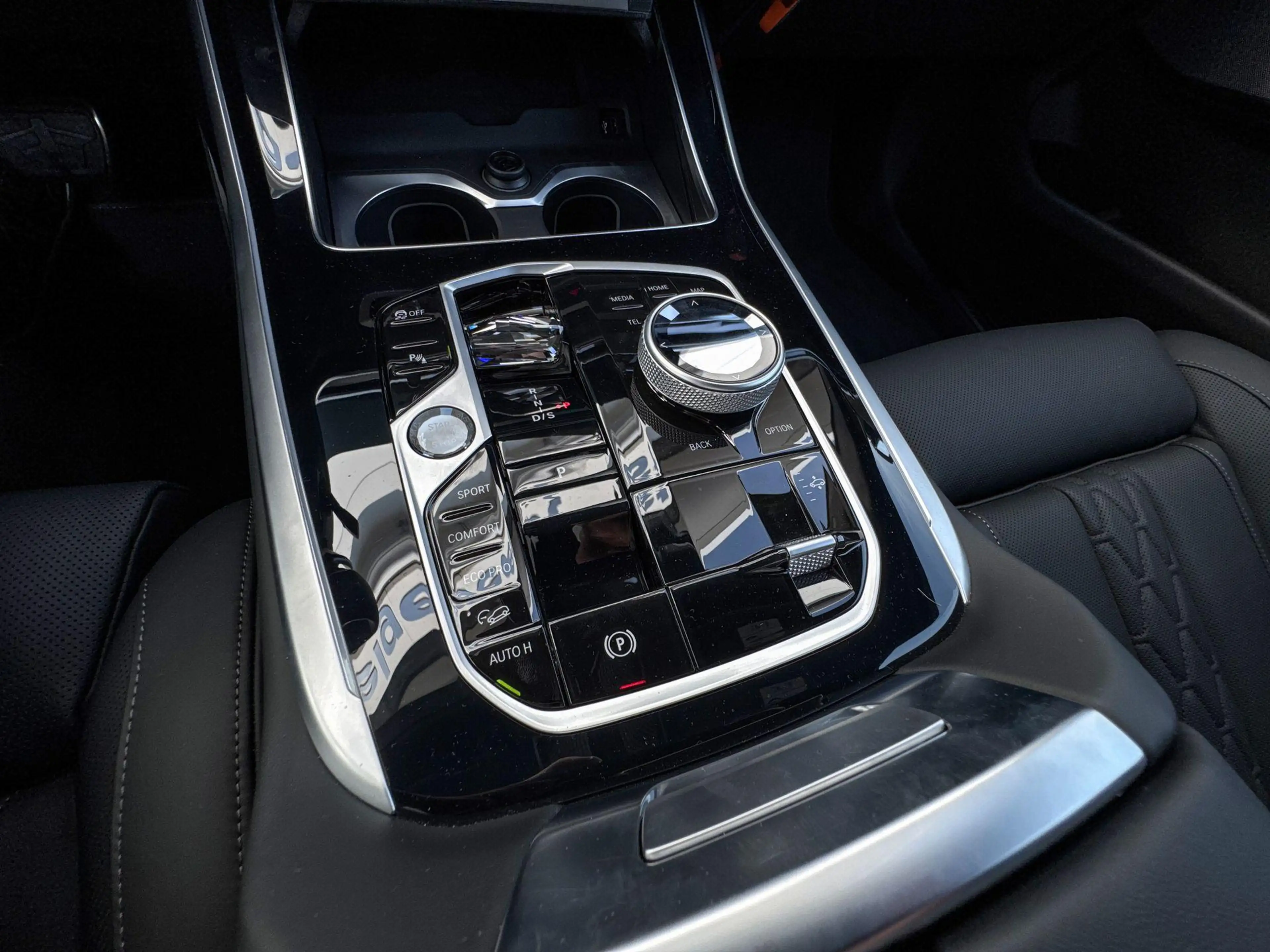 BMW X7 xDrive40i — photo 15