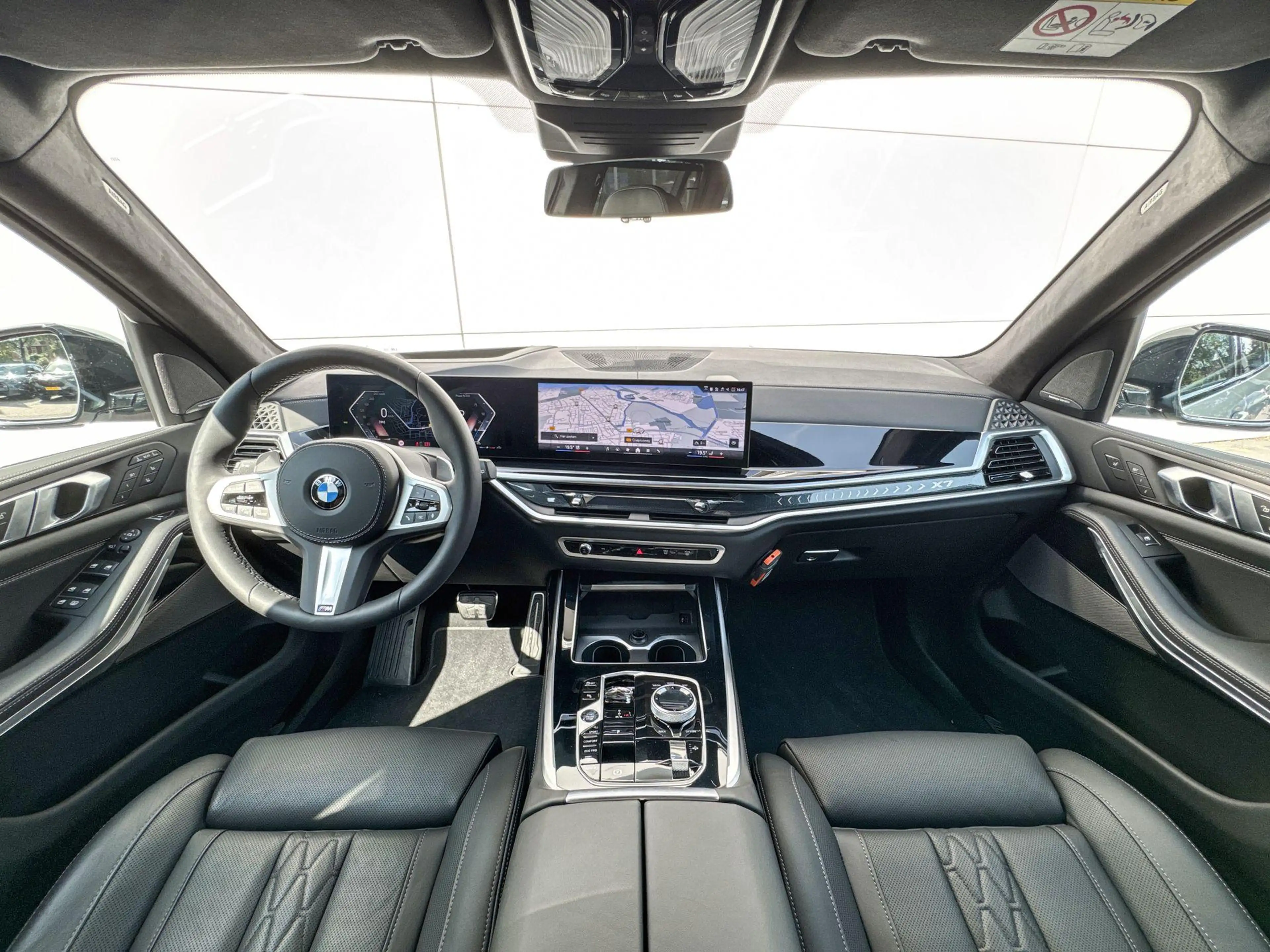 BMW X7 xDrive40i — photo 11