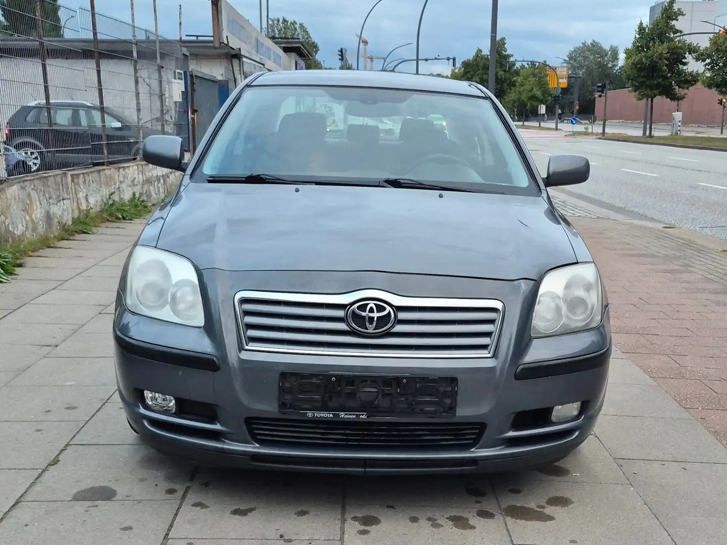 Toyota Avensis 2.0 D-4D Executive Lim. Grau - 2