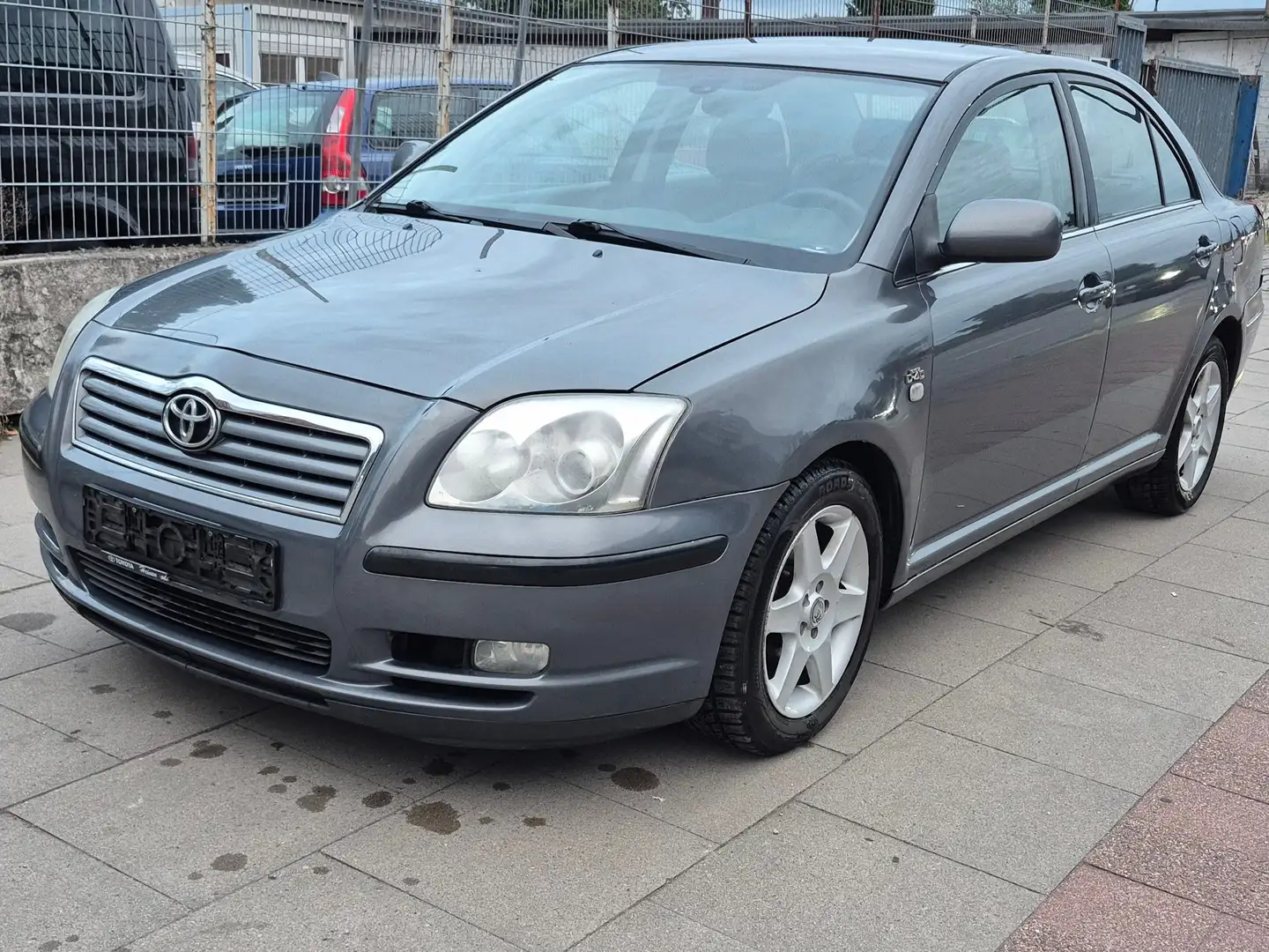 Toyota Avensis 2.0 D-4D Executive Lim. Grau - 1