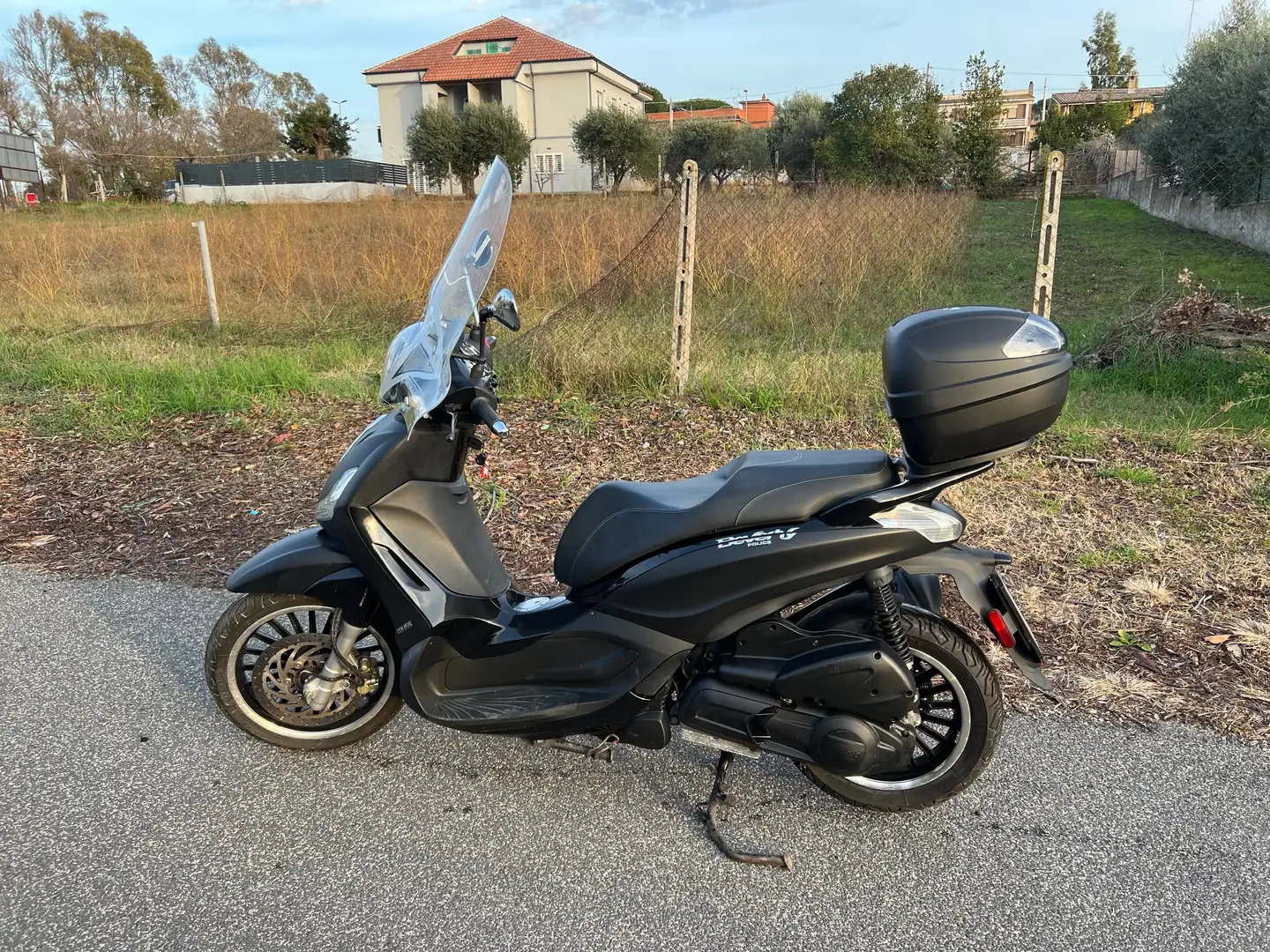 Piaggio Beverly 300 Nero - 2