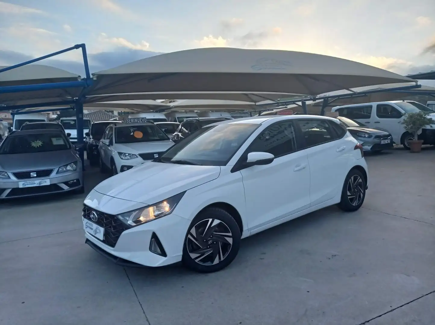Hyundai i20 1.0 TGDI Link 100 Weiß - 2