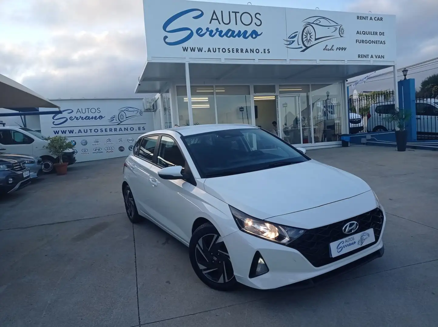 Hyundai i20 1.0 TGDI Link 100 Weiß - 1