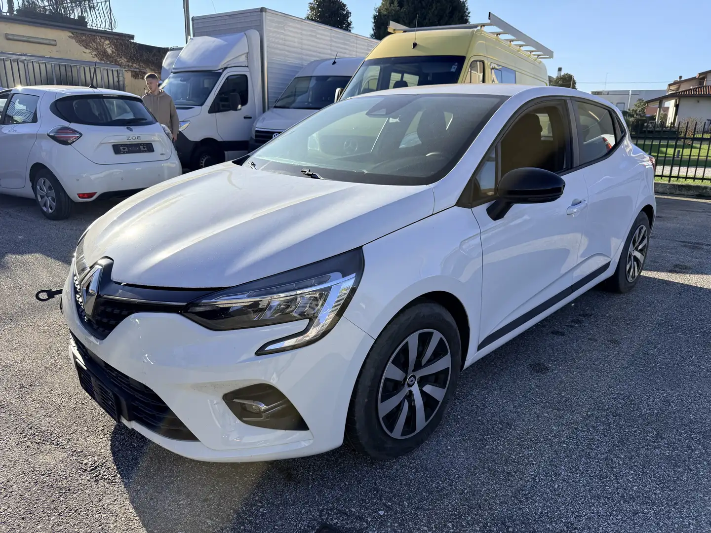 Renault Clio 1.6 E-Tech Equilibre 145cv auto AUTOCARRO Blanc - 1