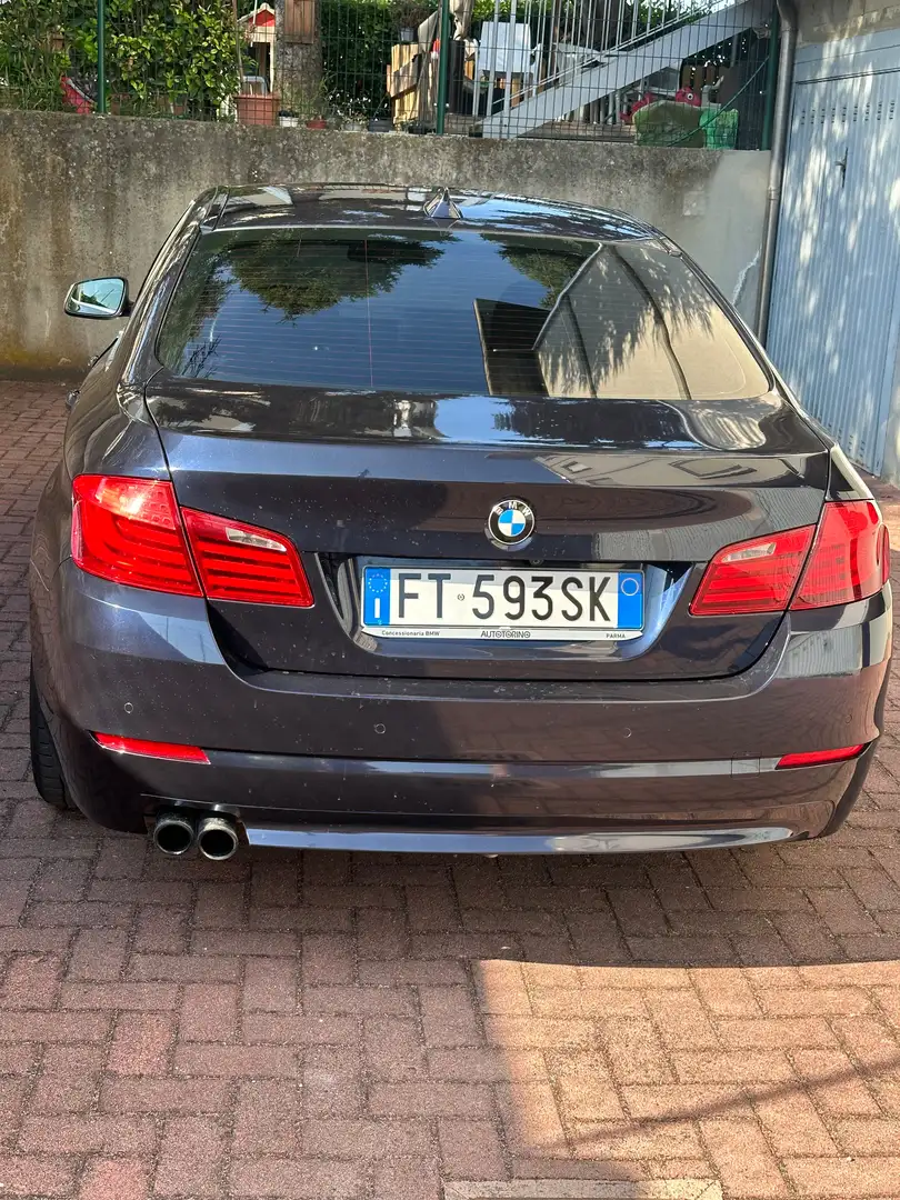 BMW 530 Serie 5 F10 Berlina 530d Business 258cv Bleu - 2