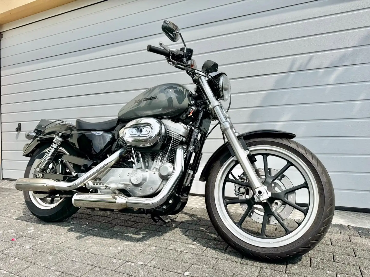Harley-Davidson Superlow Gris - 1
