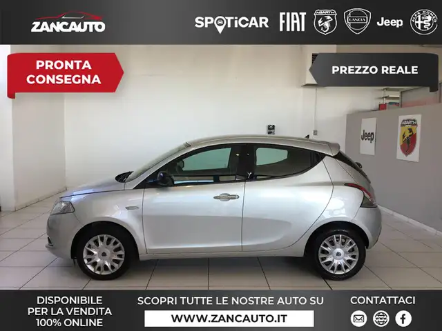 Lancia Ypsilon Ypsilon 1.2 8v Gold c/CL 69cv E6