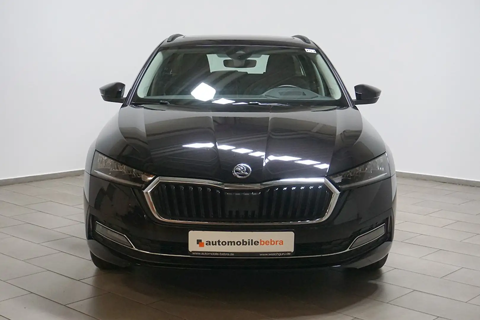 Skoda Octavia 2.0TDI DSG Style Virtual AHK Pano Nero - 2