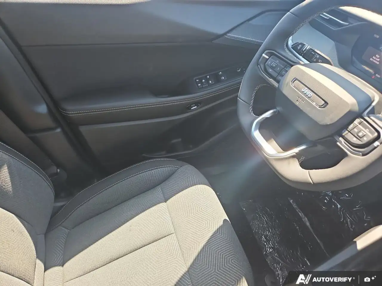 Jeep Cherokee снимка Jeep Cherokee