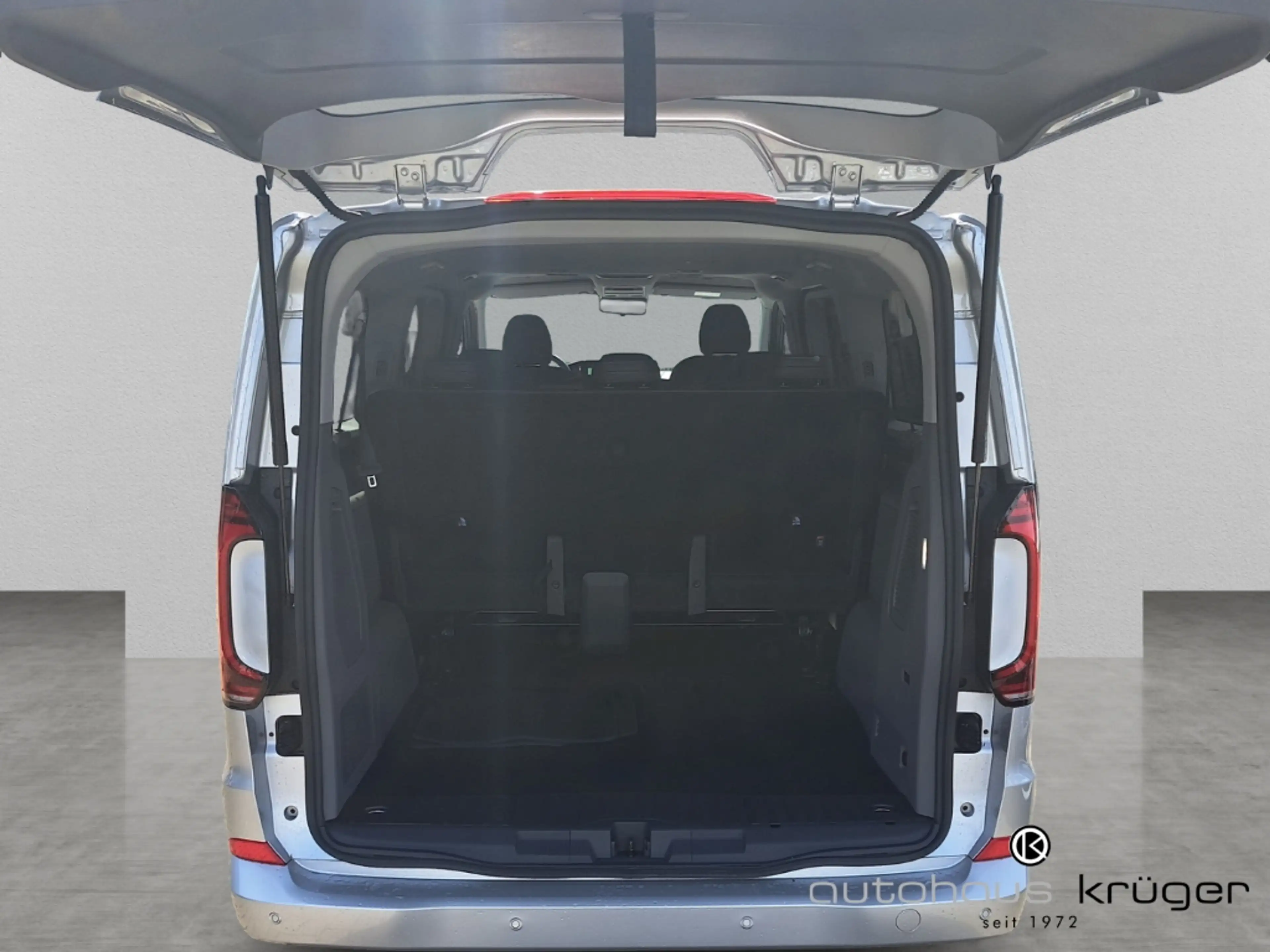 Volkswagen T7 Caravelle 2.0 TDI DSG Style LR AHK-klappbar Navi Digitales C — photo 9
