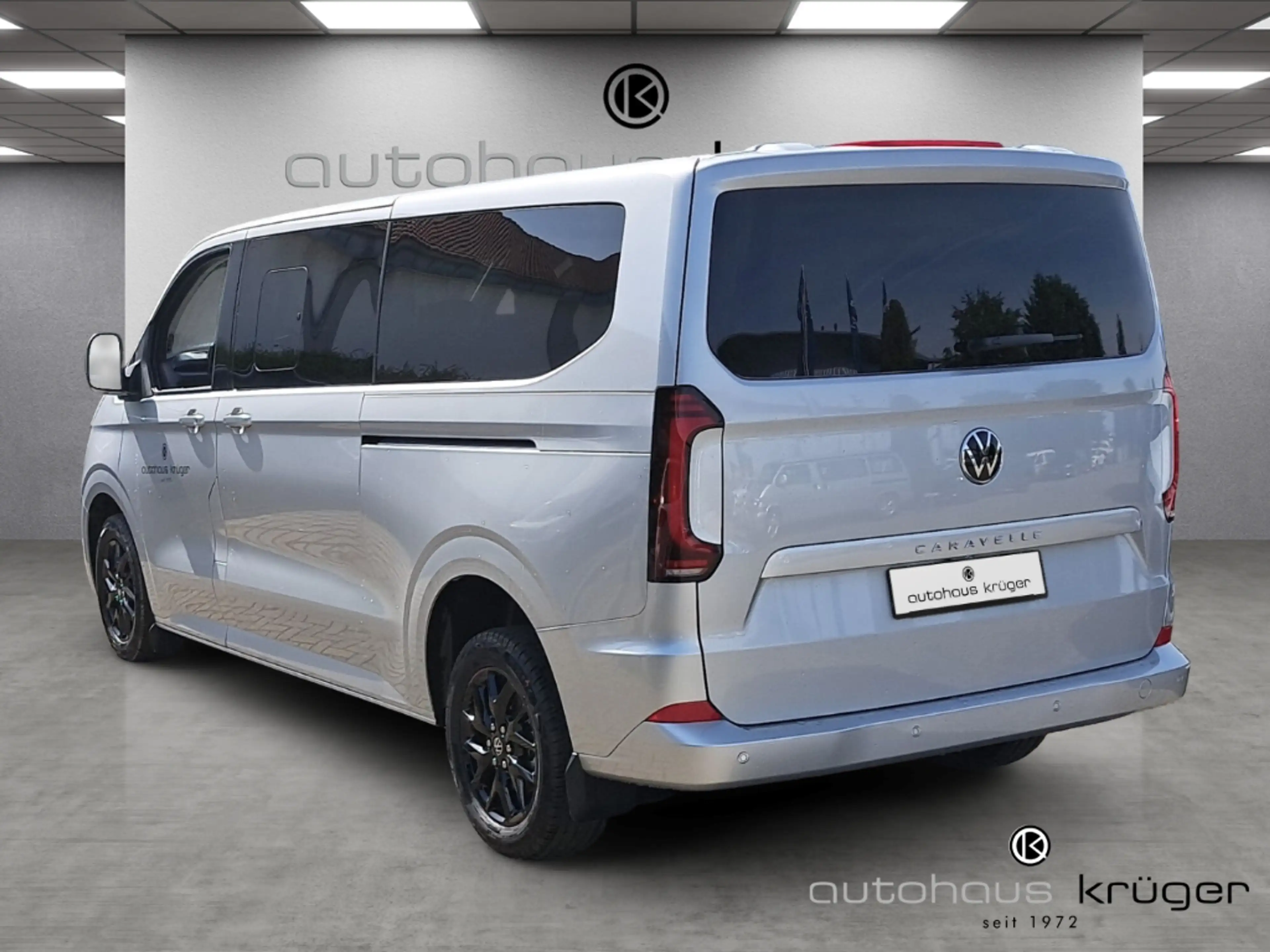 Volkswagen T7 Caravelle 2.0 TDI DSG Style LR AHK-klappbar Navi Digitales C — photo 6