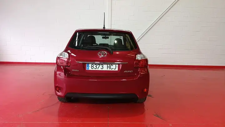 Toyota Auris 2011, foto 11
