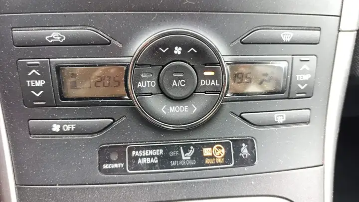 Toyota Auris 2011, foto 22