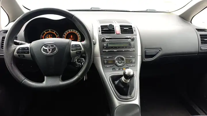 Toyota Auris 2011, foto 14