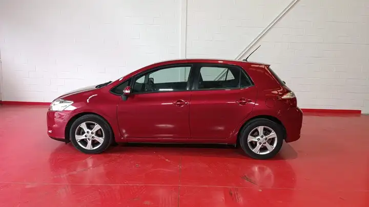 Toyota Auris 2011, foto 9