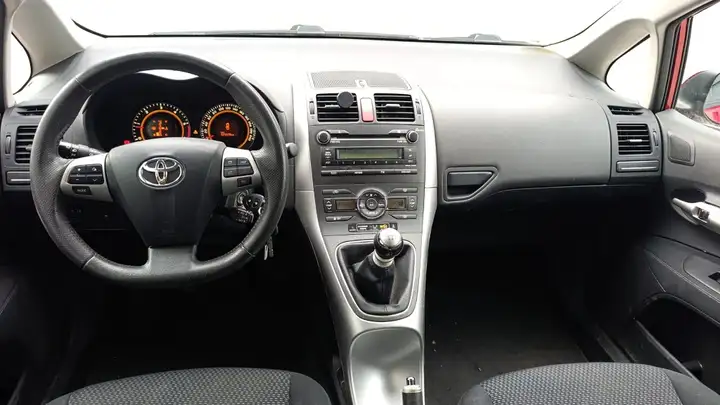 Toyota Auris 2011, foto 13