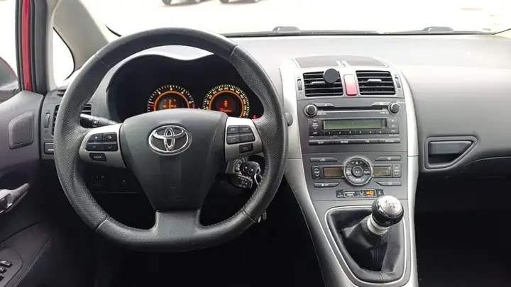 Toyota Auris 2011, foto 15