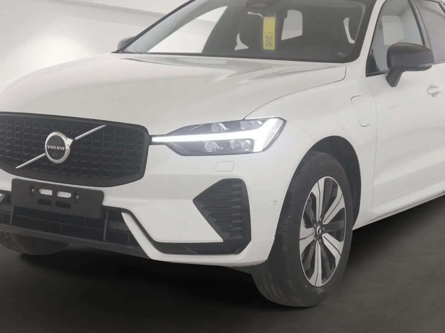 Volvo XC60 T6 Plus Dark Recharge Plug-In Hybrid AWD el.AHK Vo Weiß - 2