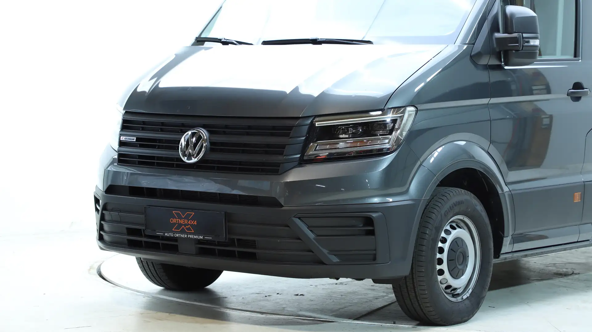 Volkswagen Crafter Aqulia C6 4x4 großes Autarkiepaket Grau - 2