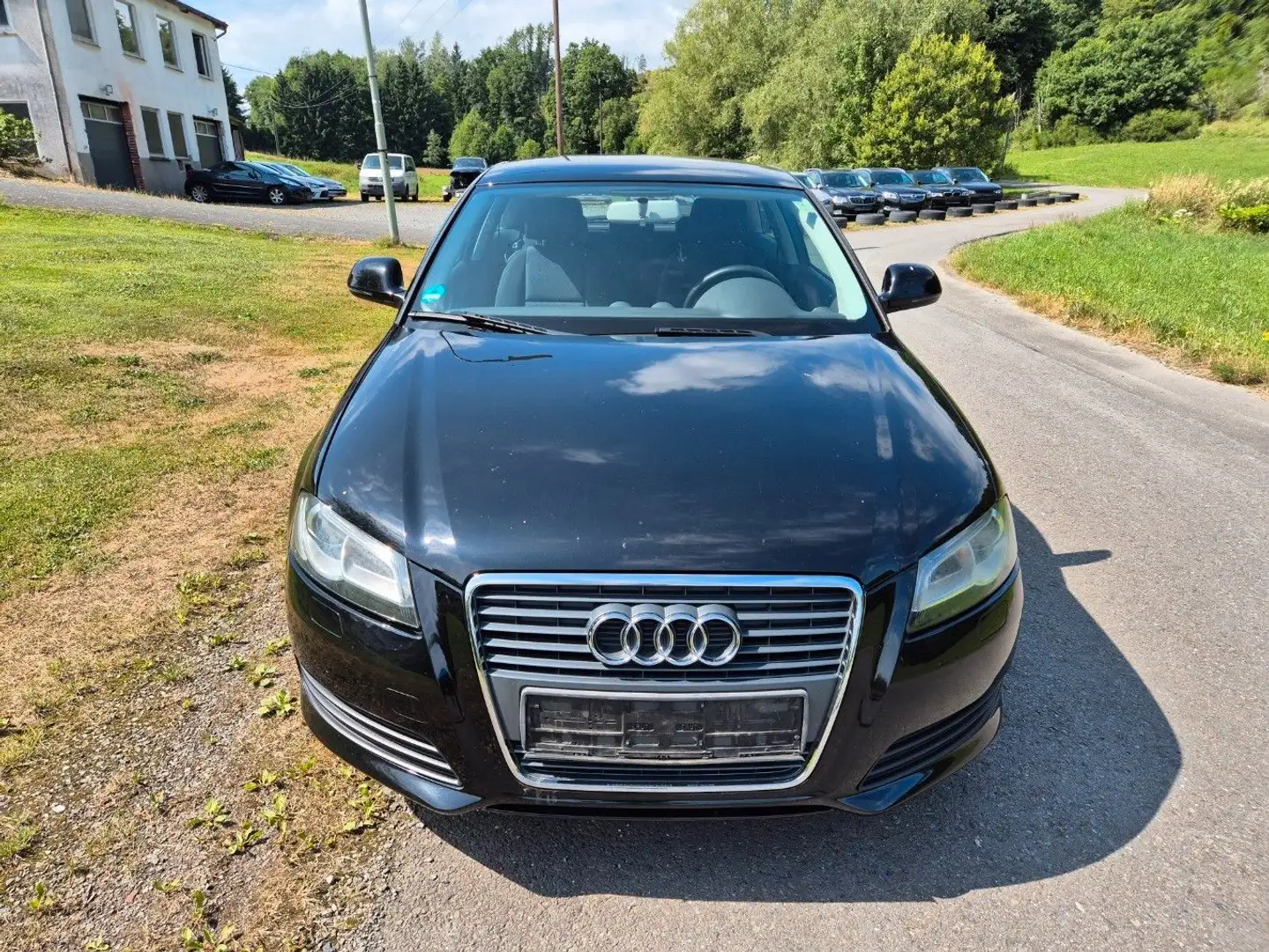 Audi A3 1.6 Attraction Schwarz - 2