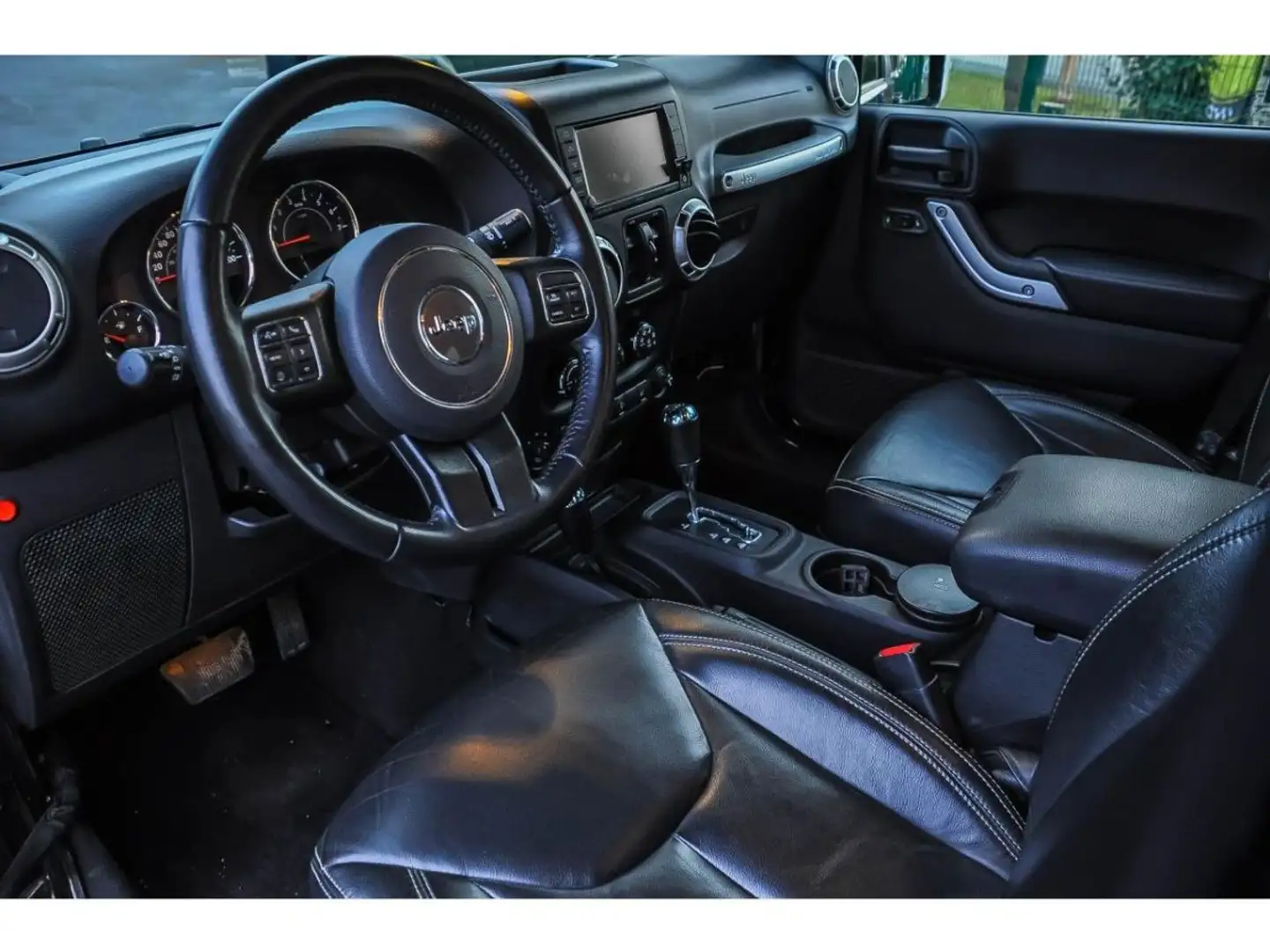 Jeep Wrangler 3.6i - BVA 2016 Unlimited Sahara Schwarz - 2