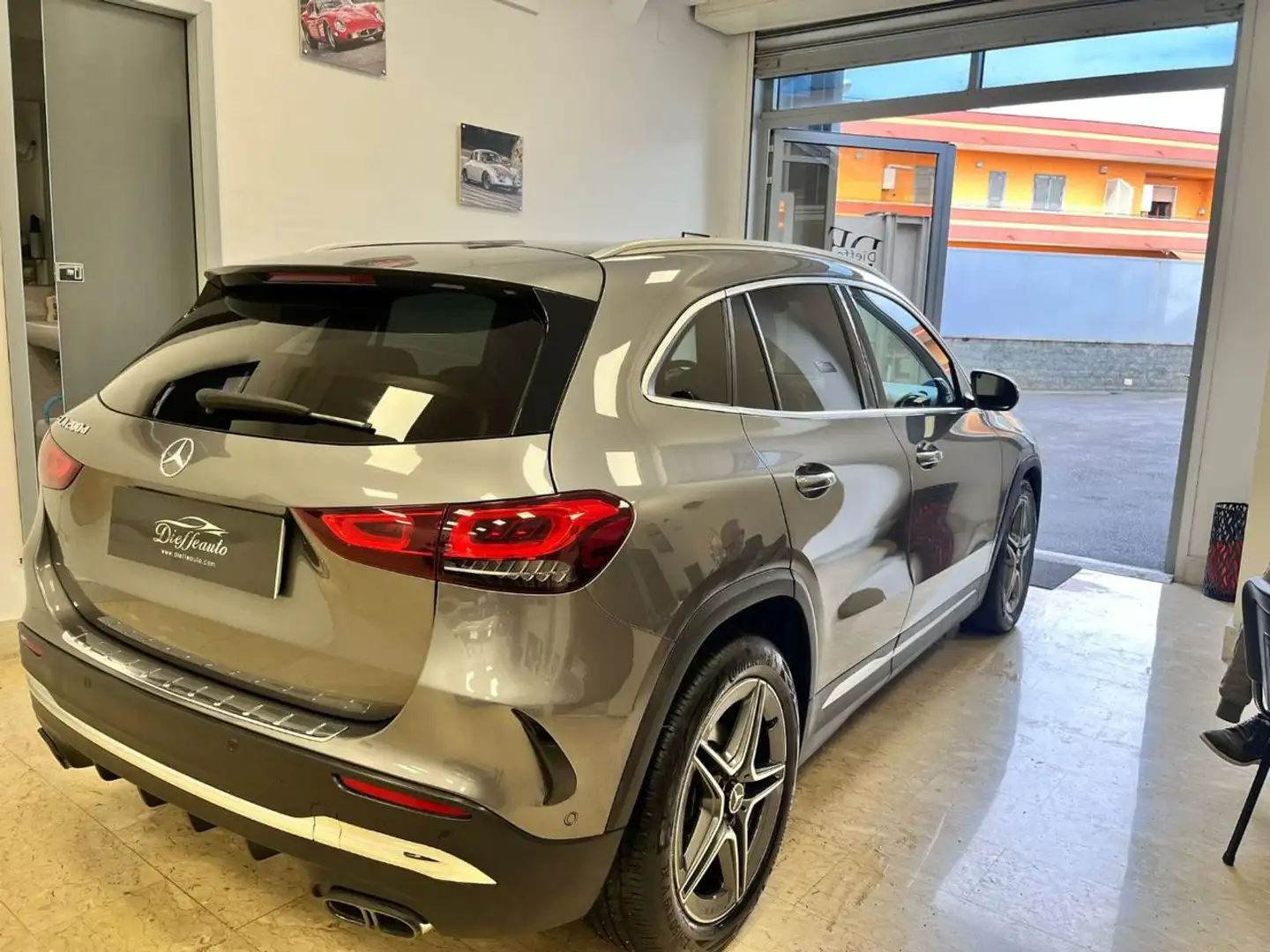 Mercedes-Benz GLA 200 d Automatic Premium Grigio - 2