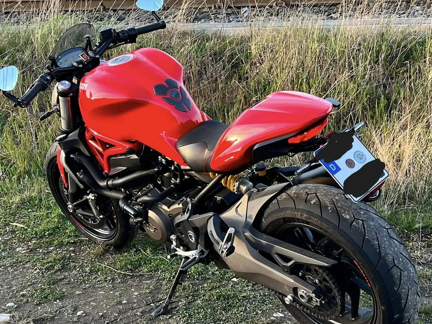 Ducati Monster 821 Rojo - 1