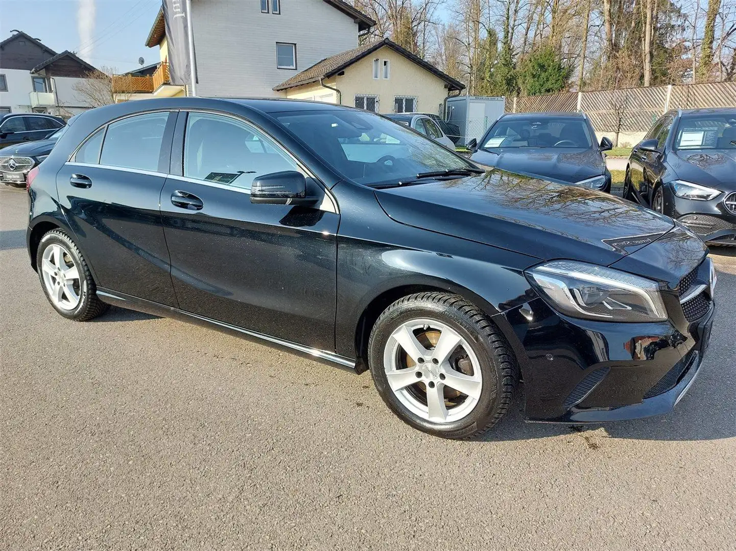 Mercedes-Benz A 160 Austria Edition Tempomat Fernlichtassistent Schwarz - 2