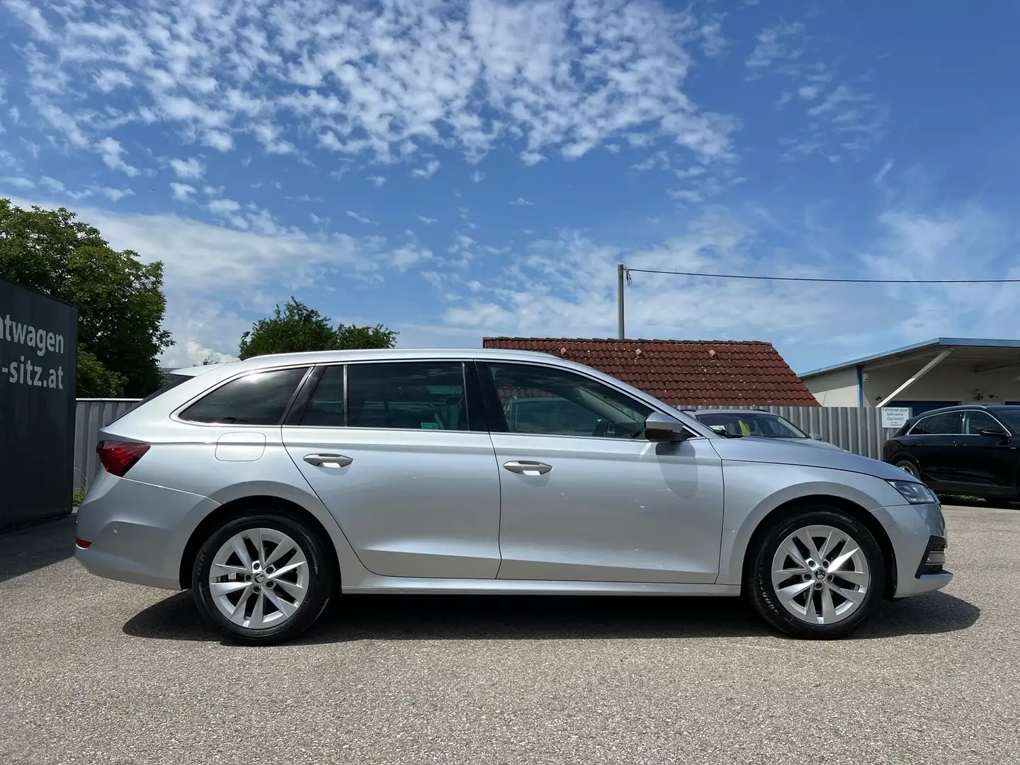 Skoda Octavia Combi 2,0 TDI Style DSG| NP €46.300 Silber - 2