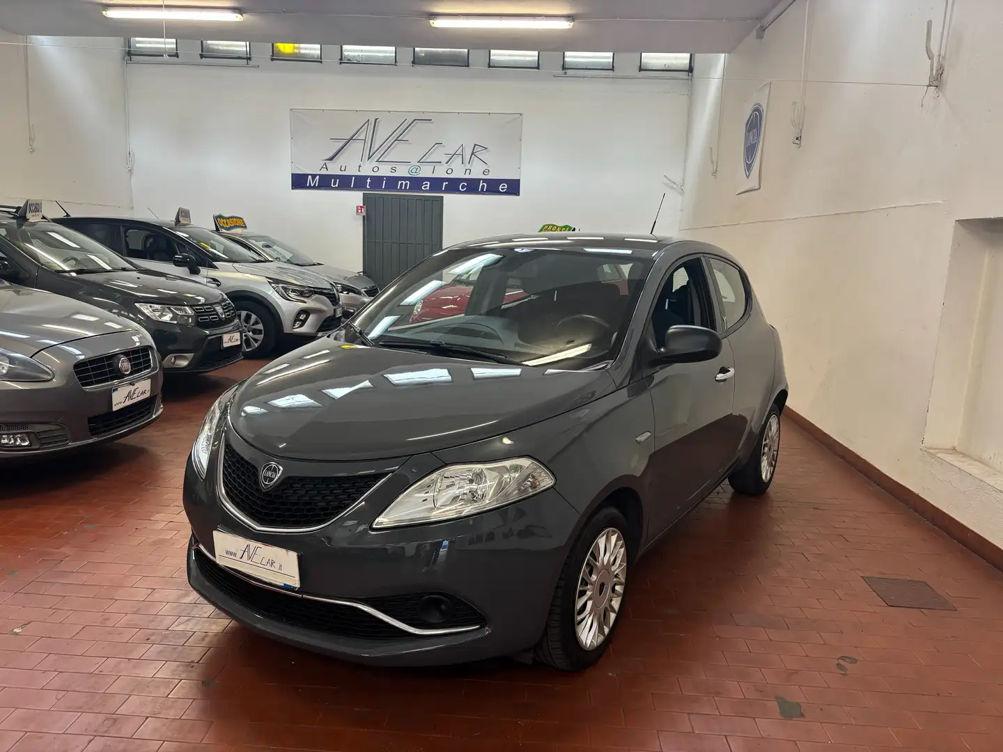 Lancia Ypsilon 1.2 69cv 5 POSTI1 PROPRIETARIA OK PER NEOPATENTATI Grigio - 1