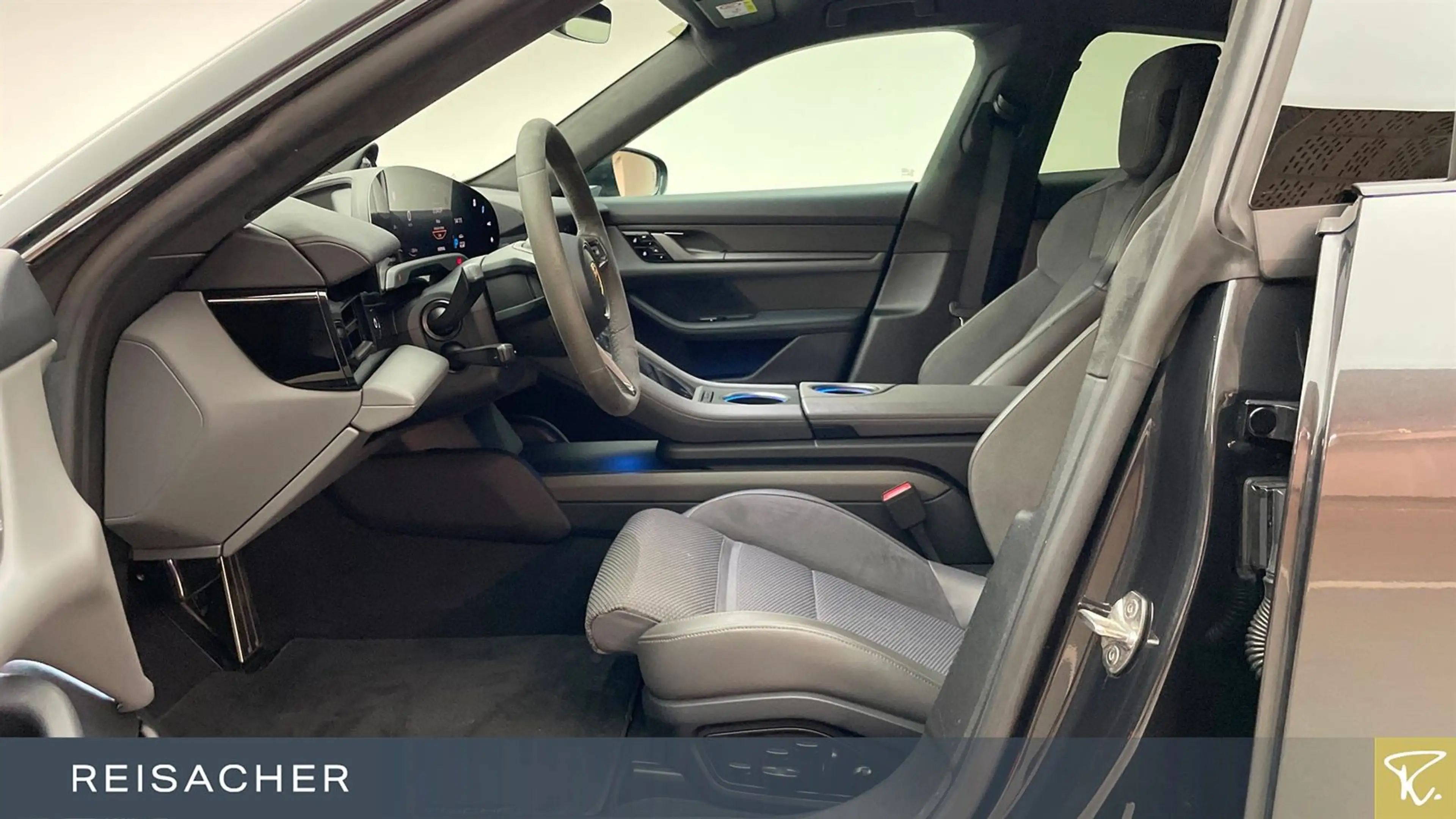 Porsche Taycan Turbo,sport Chrono Paket,LED-Matrix — photo 4