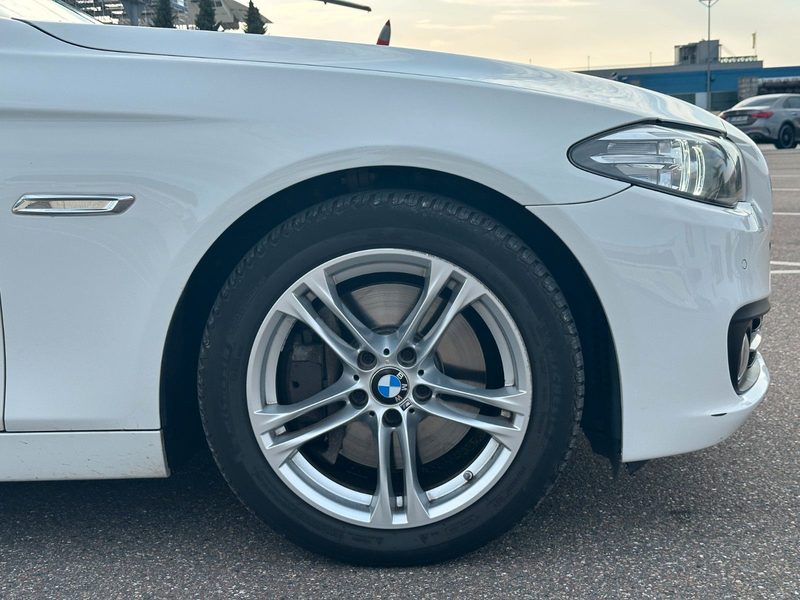 BMW 530 5 Touring 530 d AHK Klimaaut BI-Xenon SHZ PDC — photo 4
