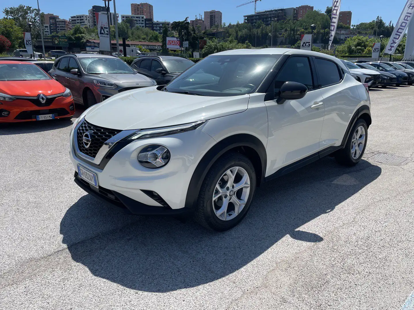 Nissan Juke 1.0 DIG-T N-Connecta Bianco - 1