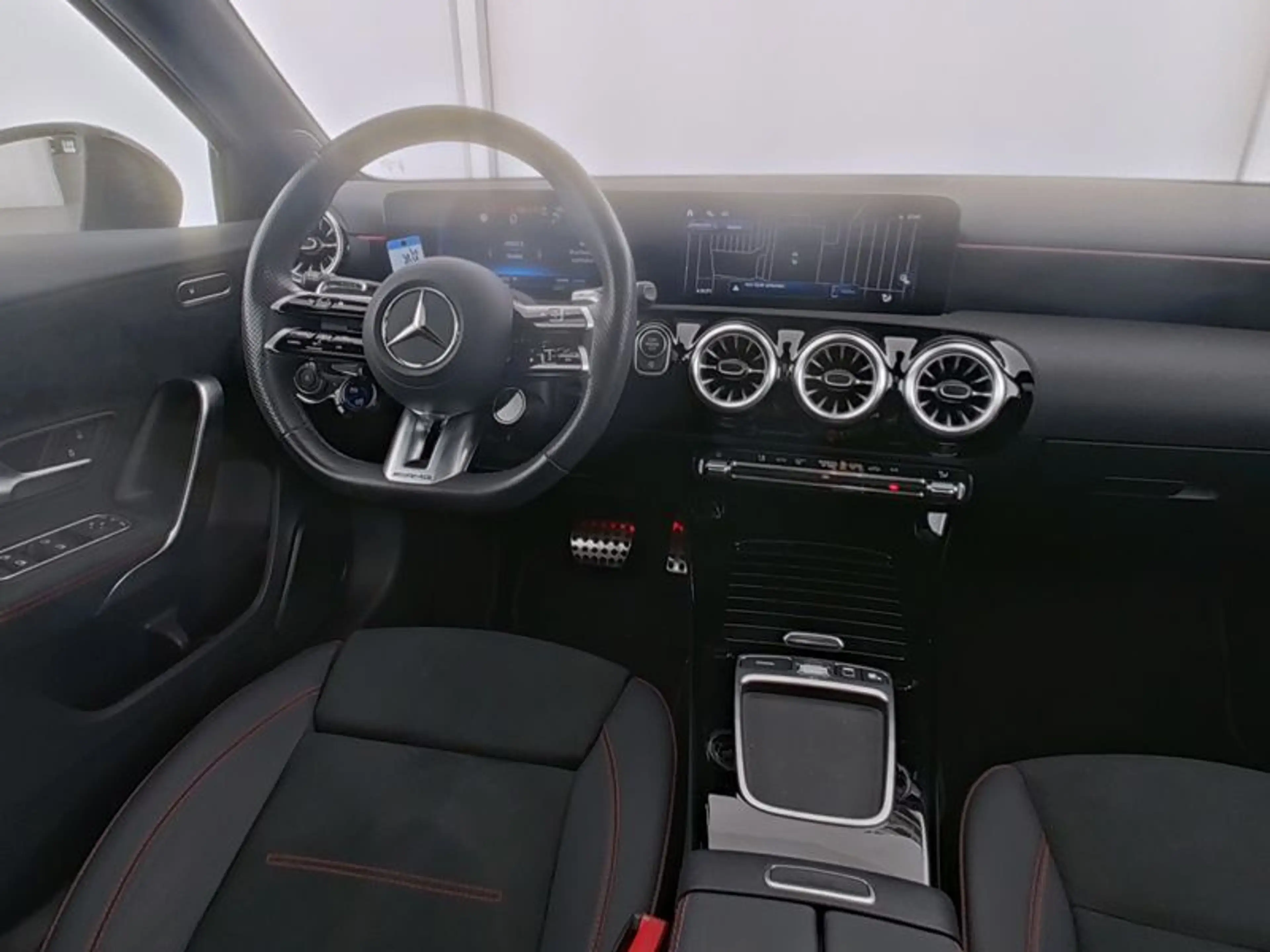 Mercedes-Benz A 35 AMG 4M , AMG NIGHT MULTI KAMERA PANO SPUR — photo 8