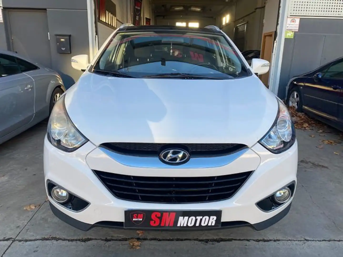 Hyundai iX35 2.0CRDI GLS Style Sky Nav 4x4 Weiß - 2