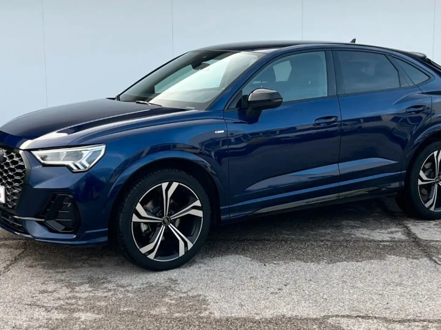 Audi Q3 Sportback 35 TDI S line S tronic Bleu - 1