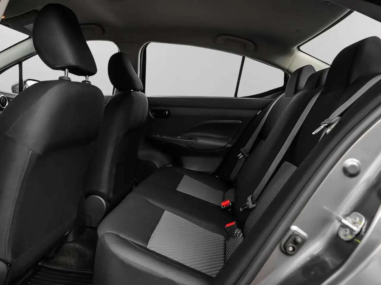 Nissan Versa снимка Nissan Versa