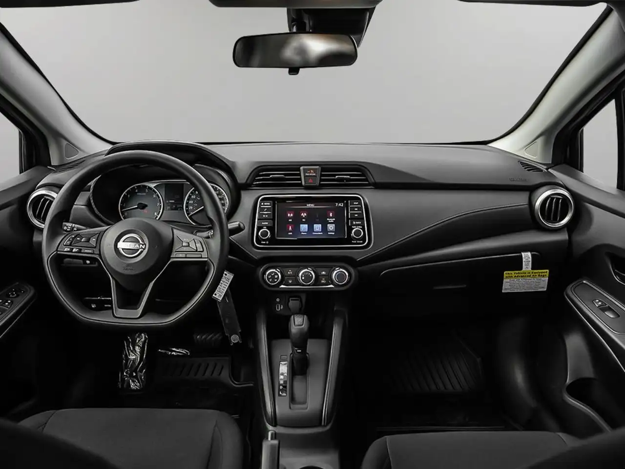 Nissan Versa снимка Nissan Versa