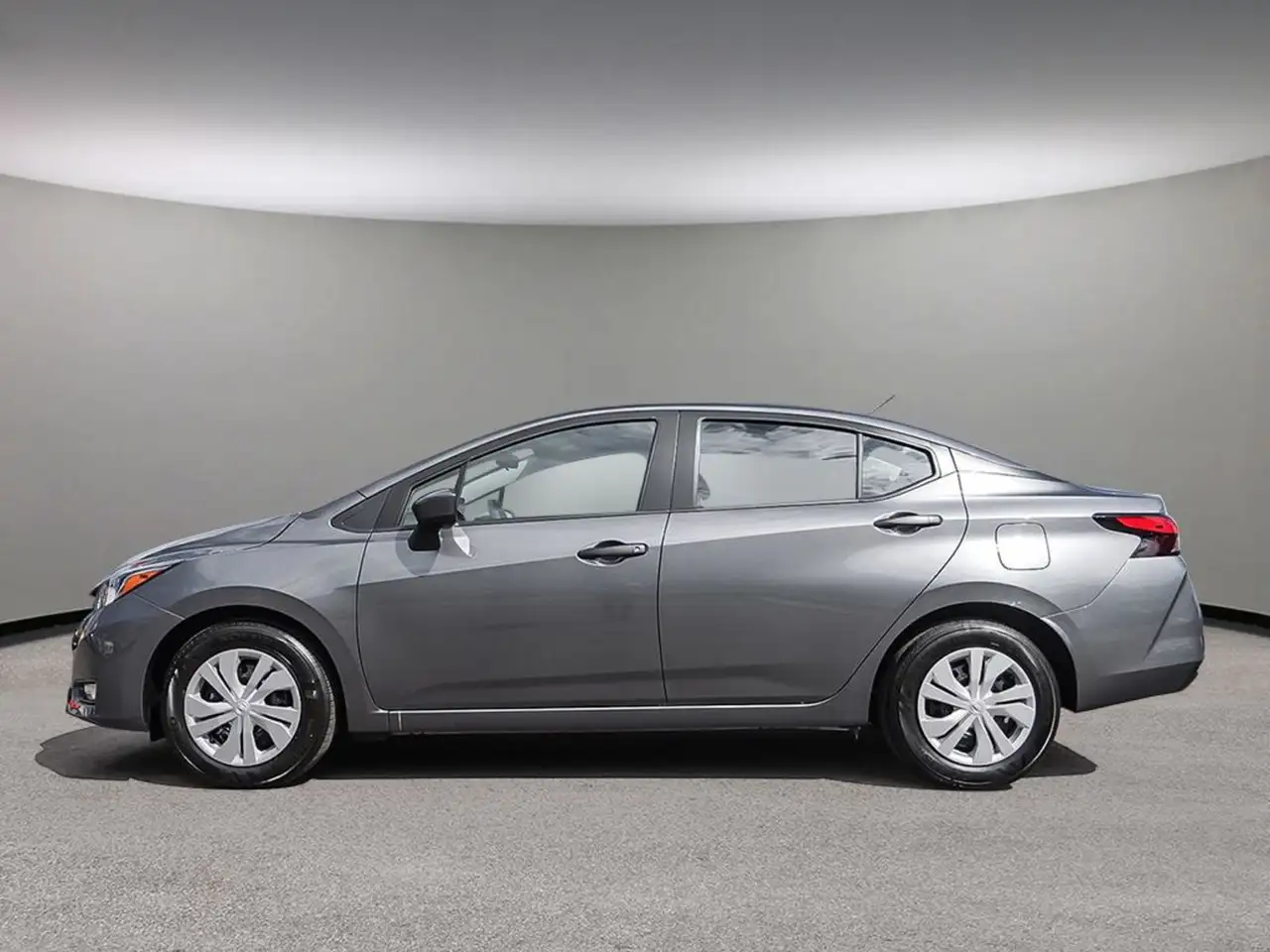 Nissan Versa снимка Nissan Versa