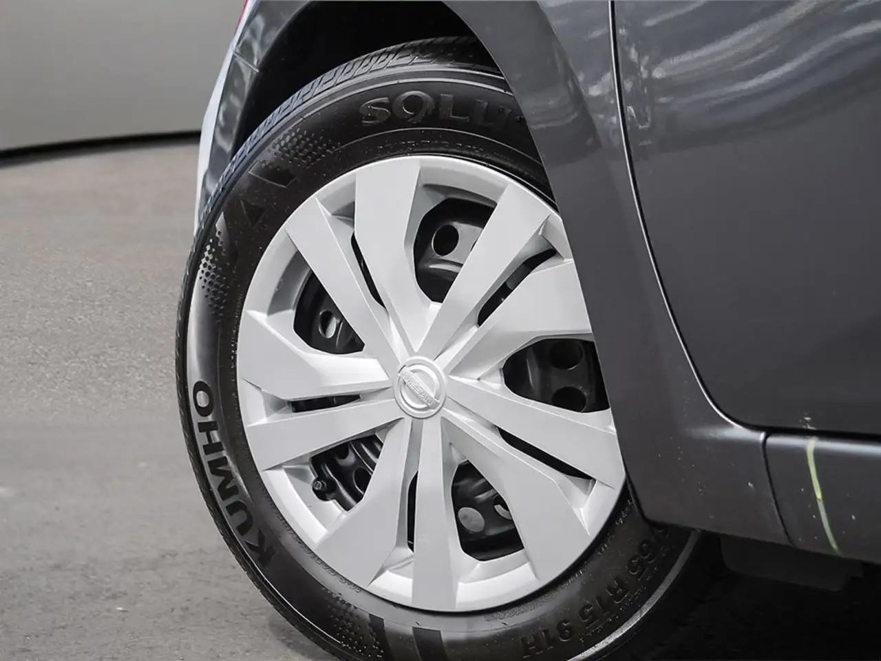 Nissan Versa снимка Nissan Versa