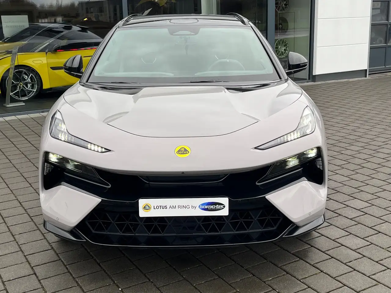 Lotus Eletre 2025