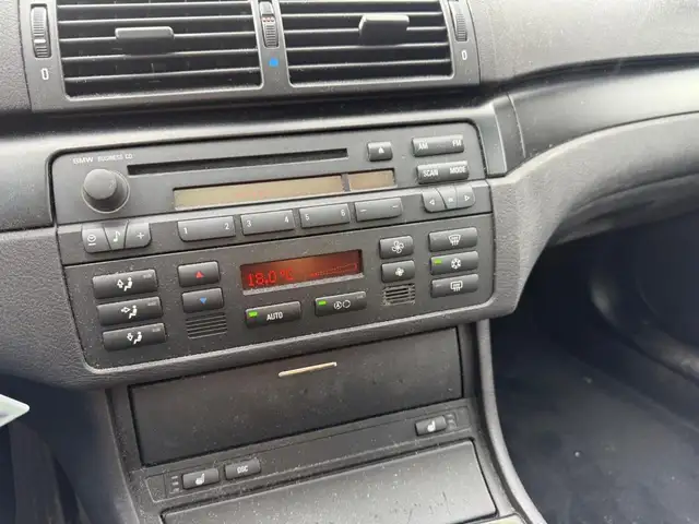 BMW 3 Series view 7
